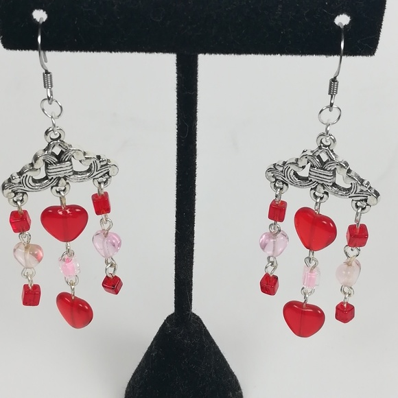 Jewelry - Glass hearts dangle earrings